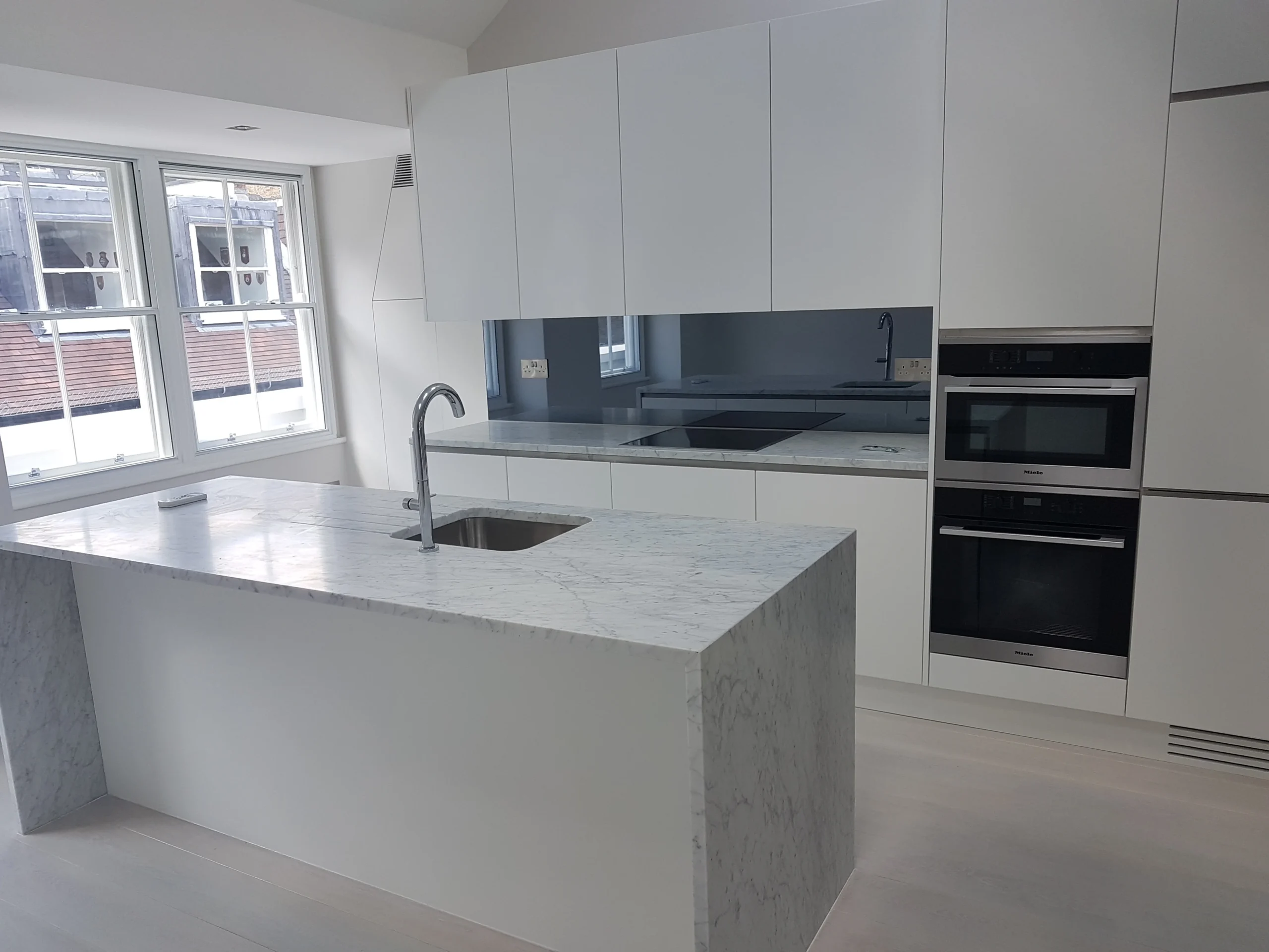 minimalist bespoke cabinets London