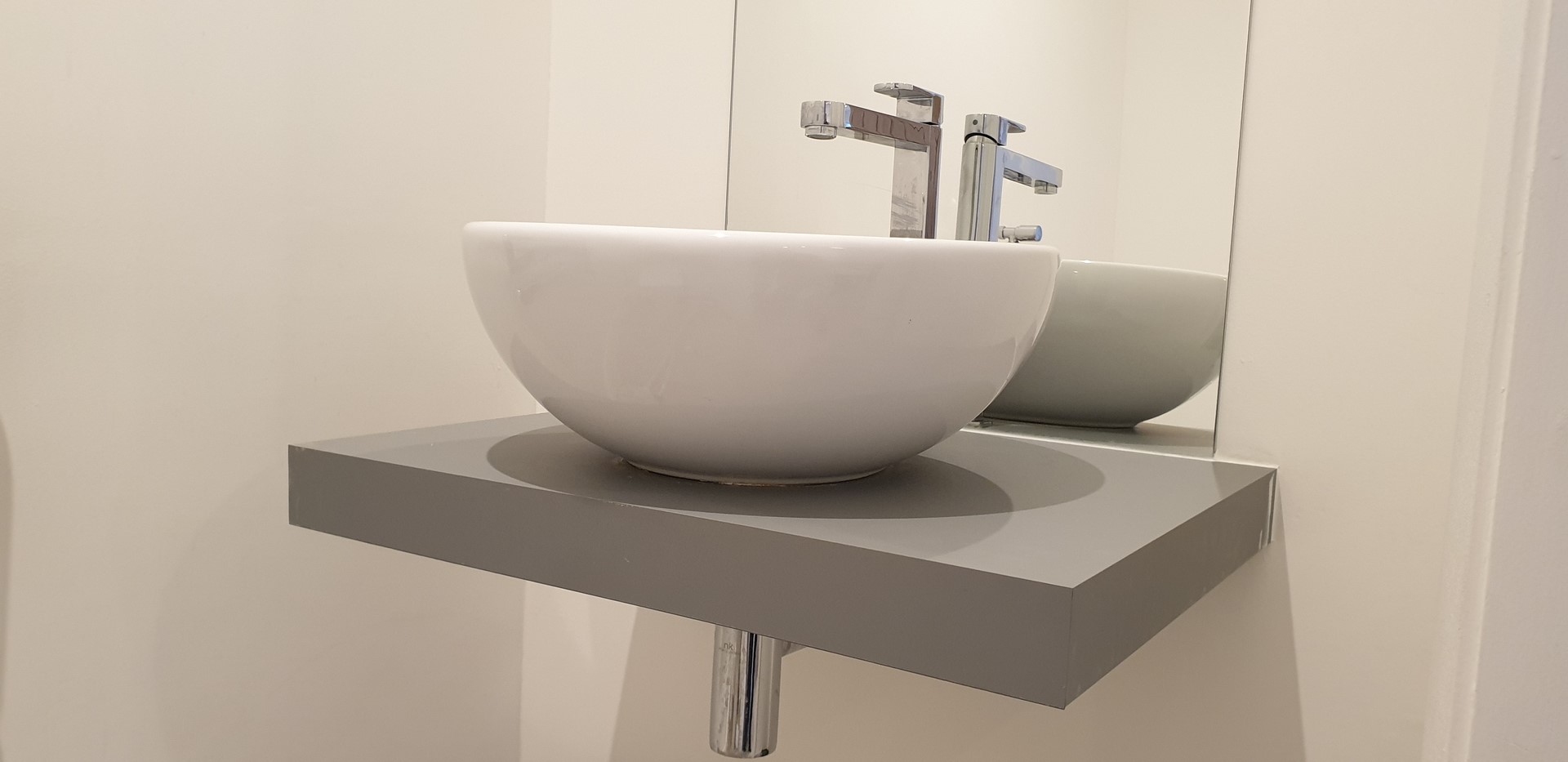 vanity cabinet maker london